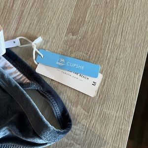 Cupshe velvet swim bottoms. Size medium, fit more on the small size. Charcoal